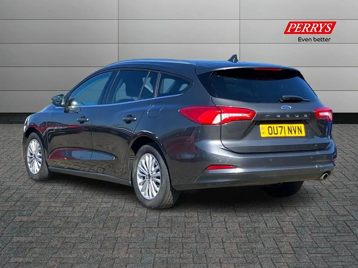 2020-ford-focus-10t-titanium-estate-auto-big-1