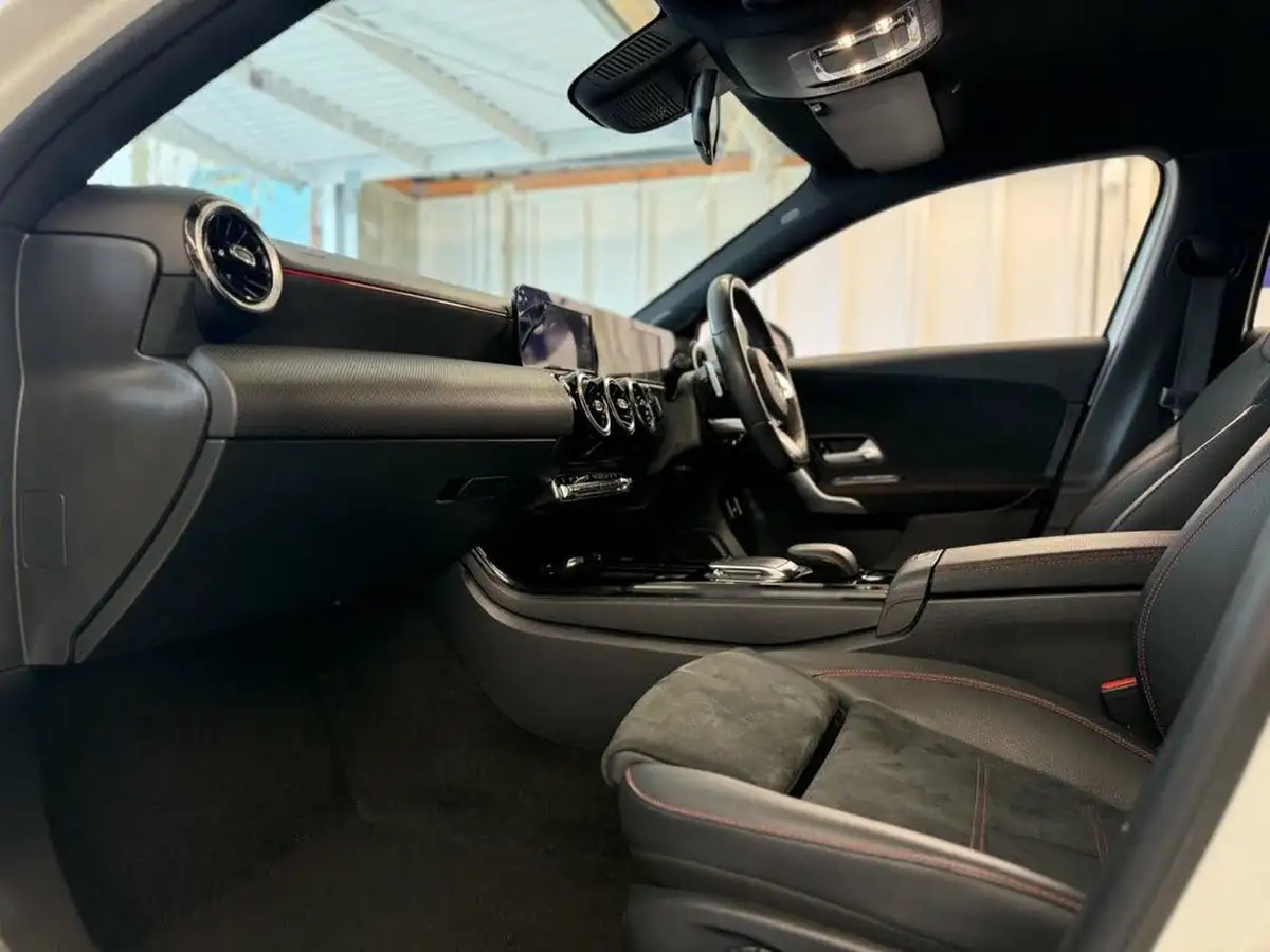 2021-mercedes-benz-a-class-13-a250e-amg-line-saloon-4d-big-31