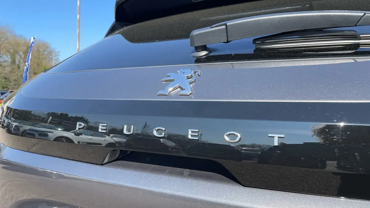 2022-peugeot-208-12-puretech-gt-premium-100bhp-big-25