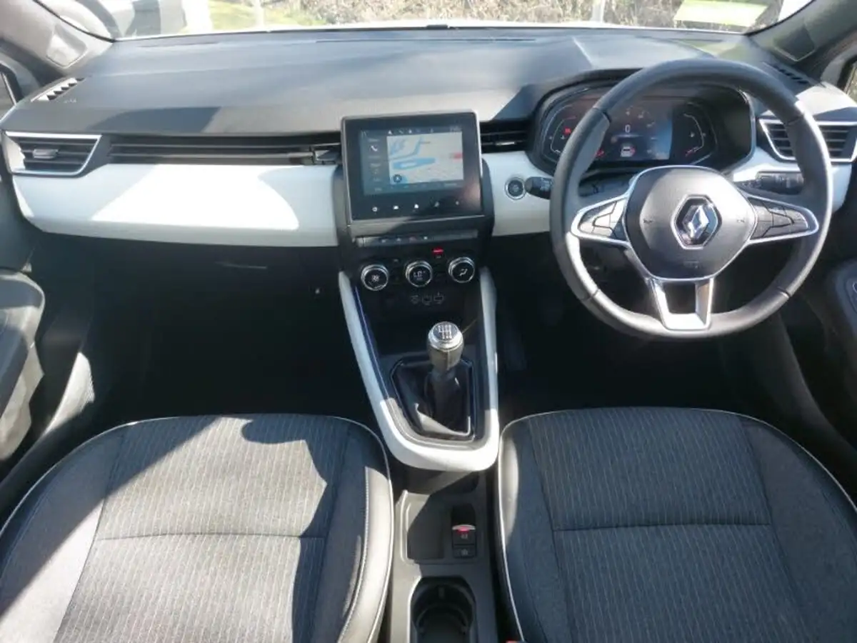 2023-renault-clio-10-tce-techno-big-2