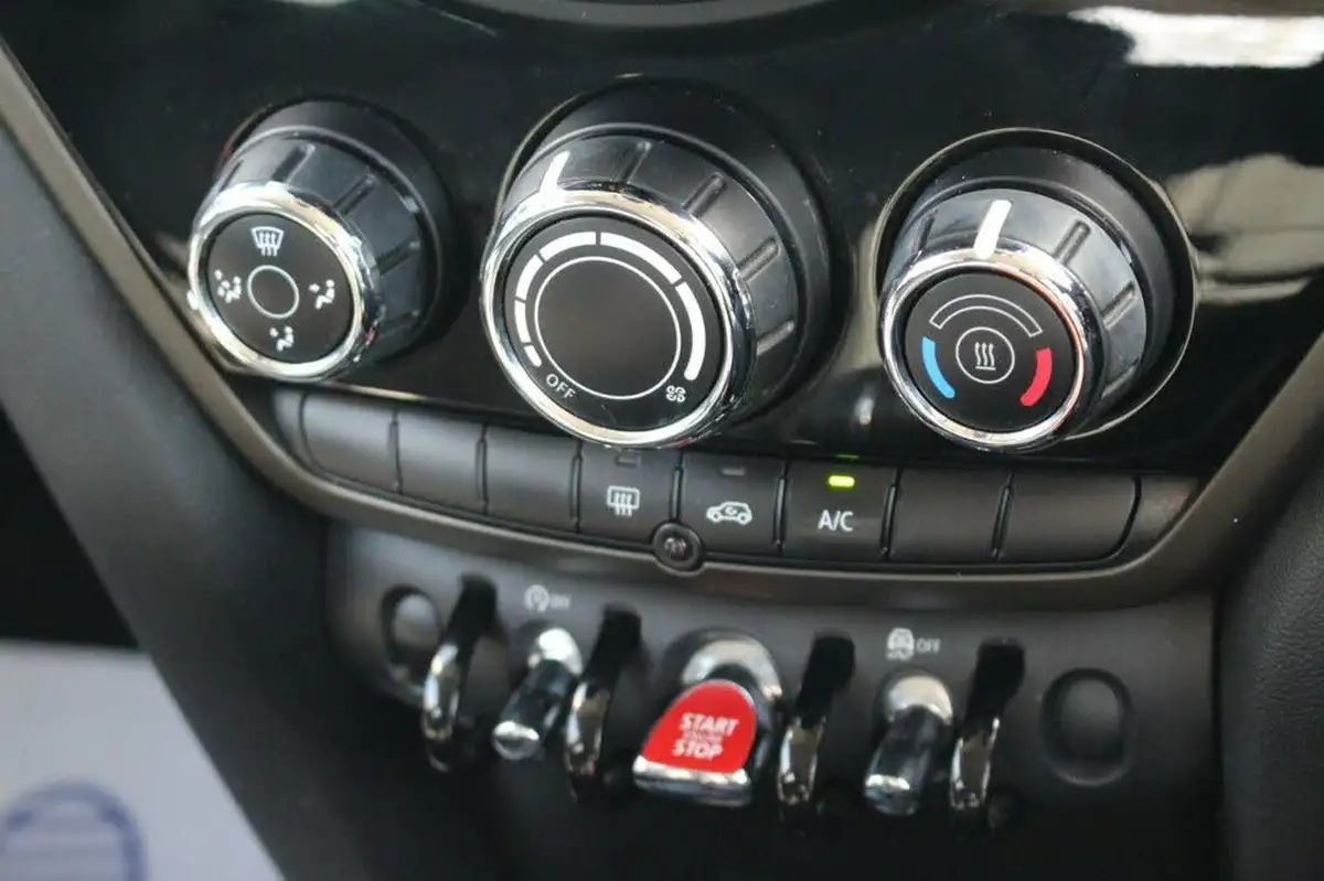2019-mini-countryman-15-cooper-classic-big-22