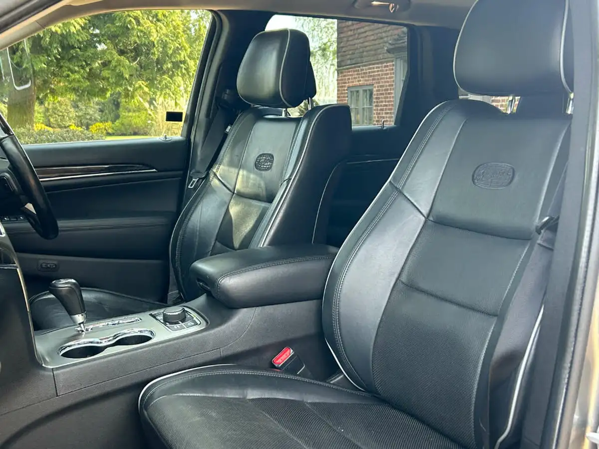 2011-jeep-grand-cherokee-30crd-overland-big-11