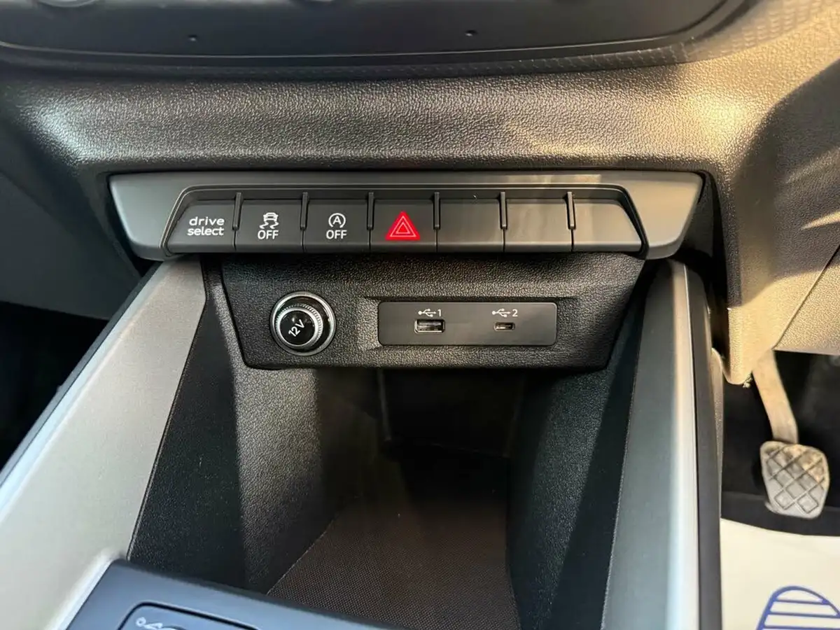 2019-audi-a1-10-30-tfsi-sport-big-26