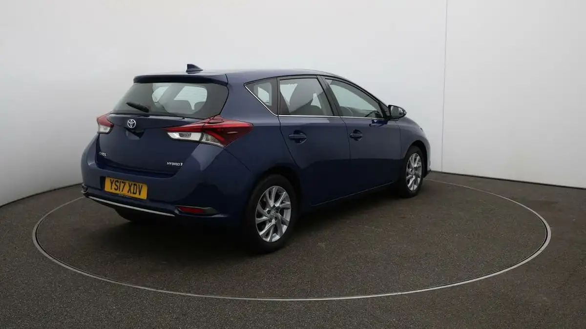 2017-toyota-auris-18-vvt-i-hsd-business-edition-tss-hatchback-big-7