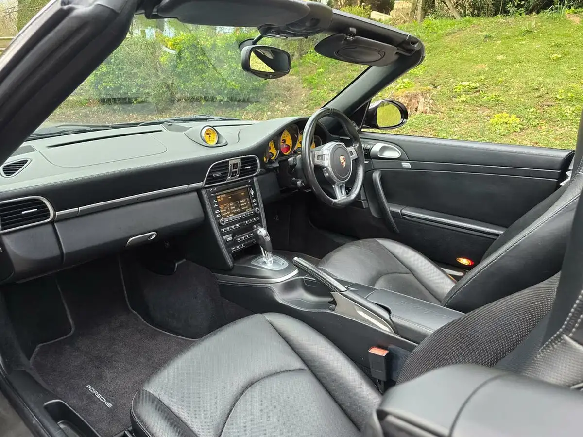 2011-porsche-911-38-turbo-s-cabriolet-big-22