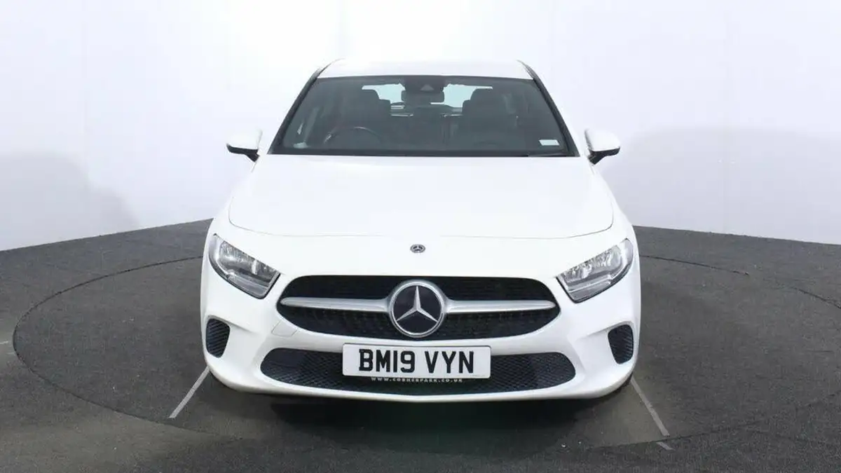 2019-mercedes-benz-a-class-13-a180-se-big-1