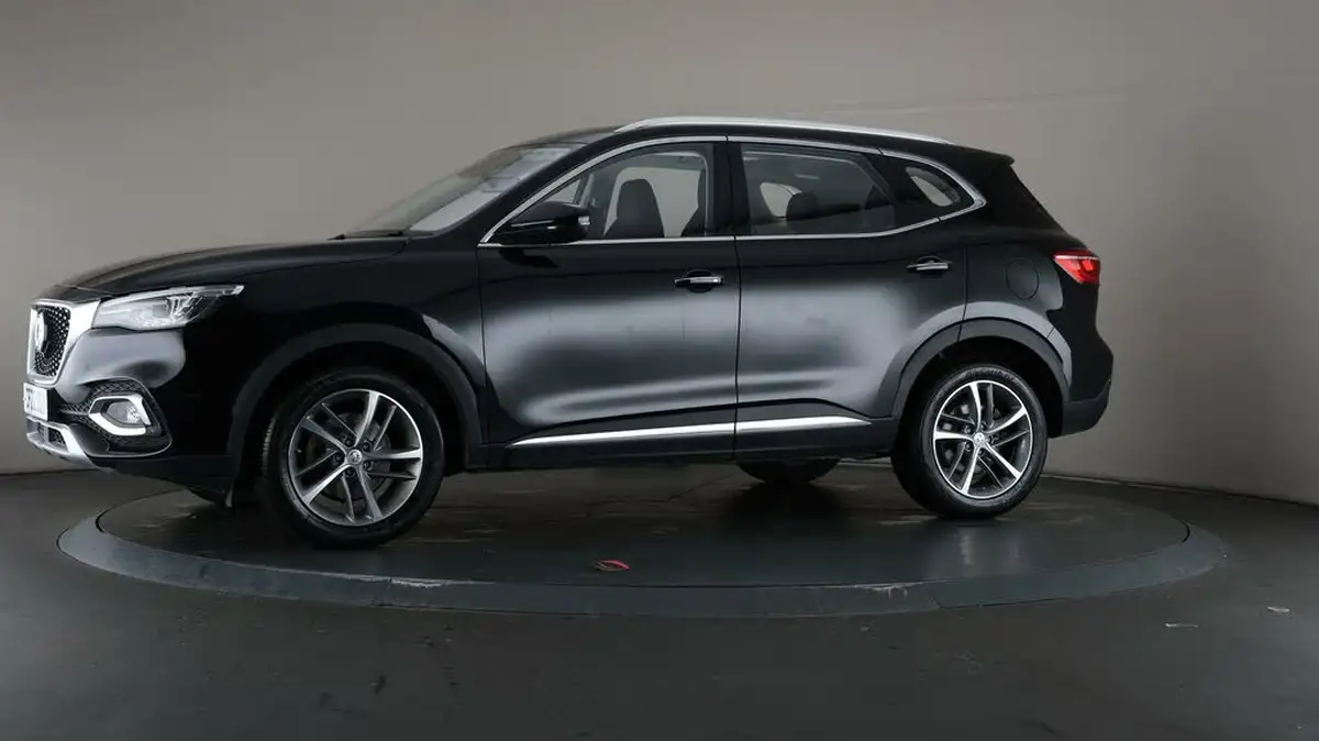 2022-mg-hs-15t-gdi-exclusive-162ps-big-39