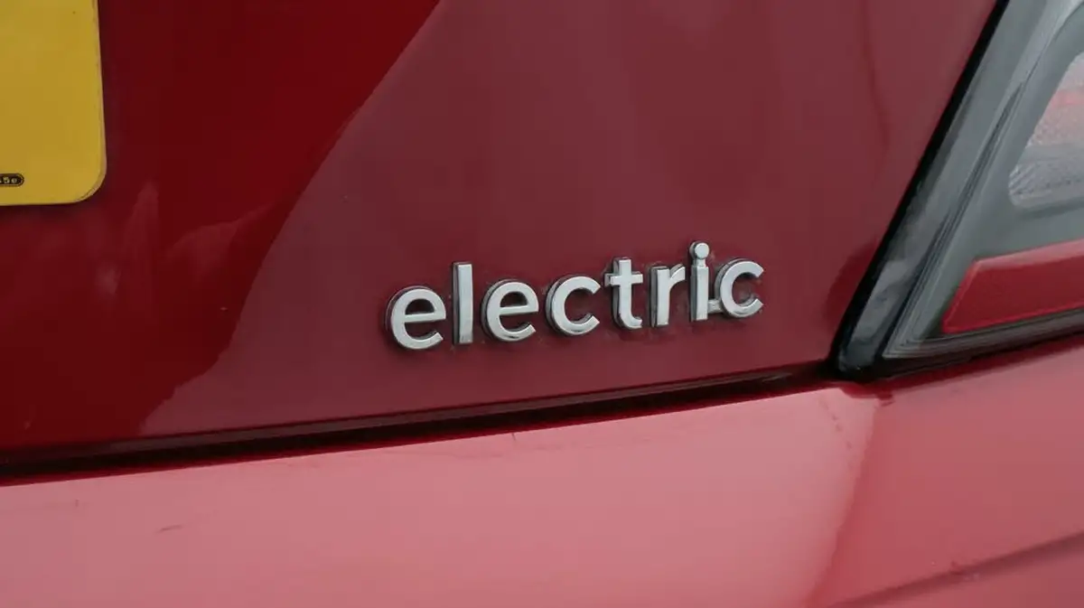 2022-hyundai-kona-e-premium-204ps-64kwh-7kw-obc-big-23