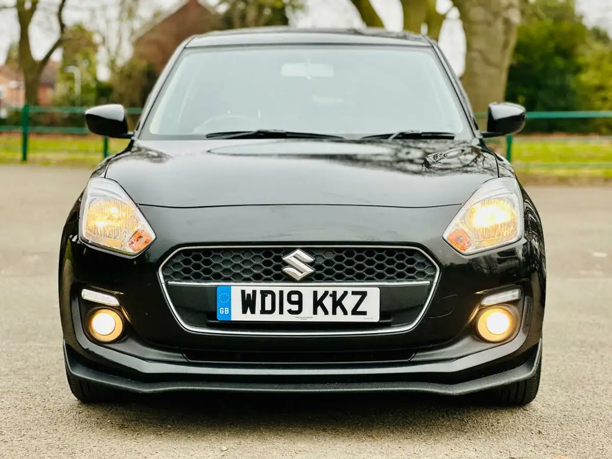 2019-suzuki-swift-12-dualjet-attitude-big-5