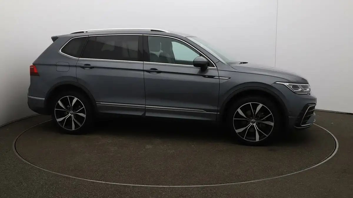 2024-volkswagen-tiguan-allspace-15-tsi-r-line-big-48