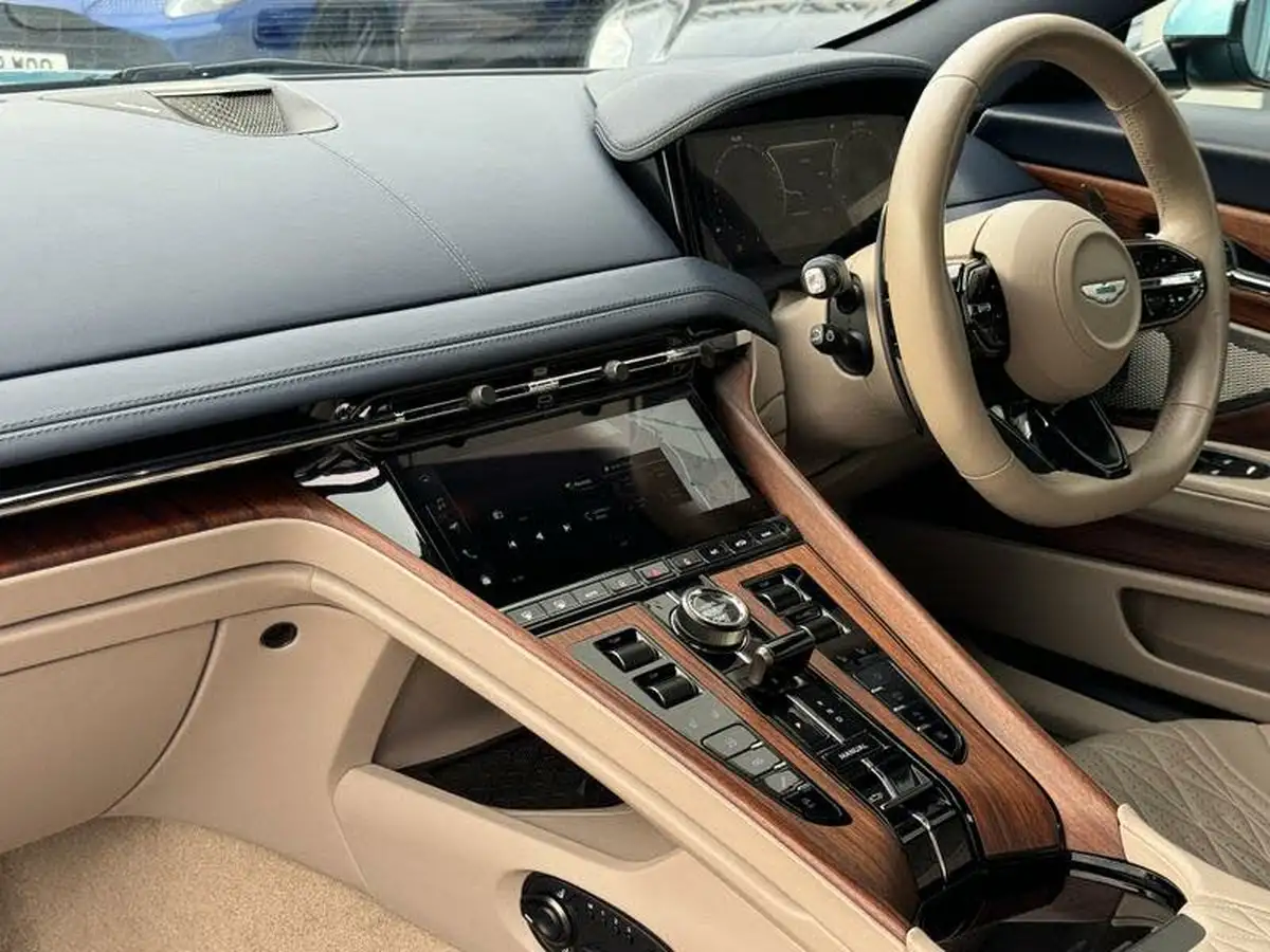 2024-aston-martin-db12-40-v8-auto-euro-6-ss-2dr-big-4