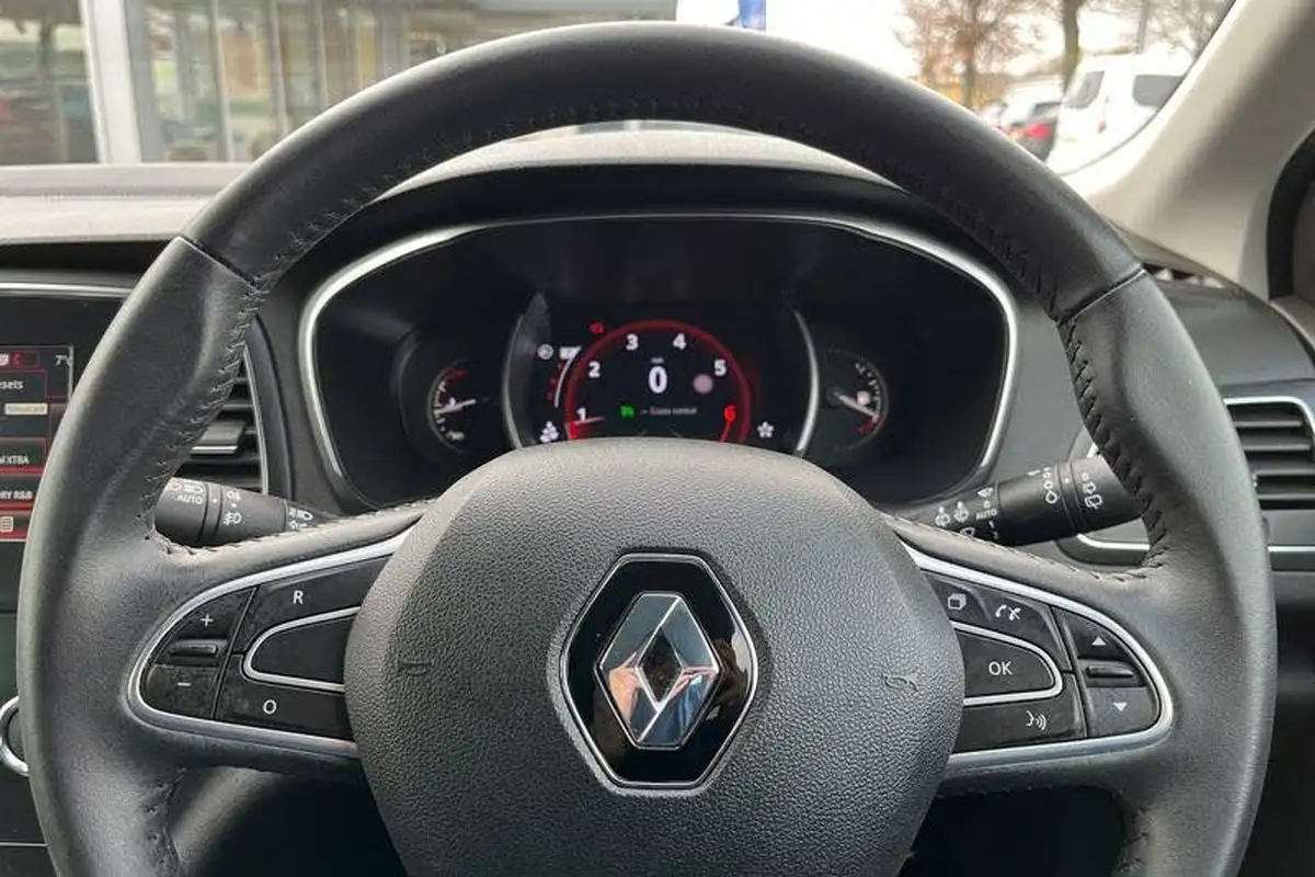 2019-renault-megane-13-tce-iconic-hatchback-edc-auto-big-11