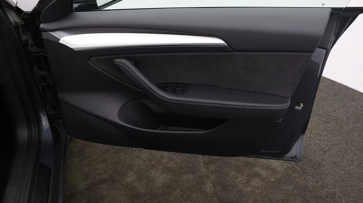 2021-tesla-model-3-e-long-range-4x4-big-14