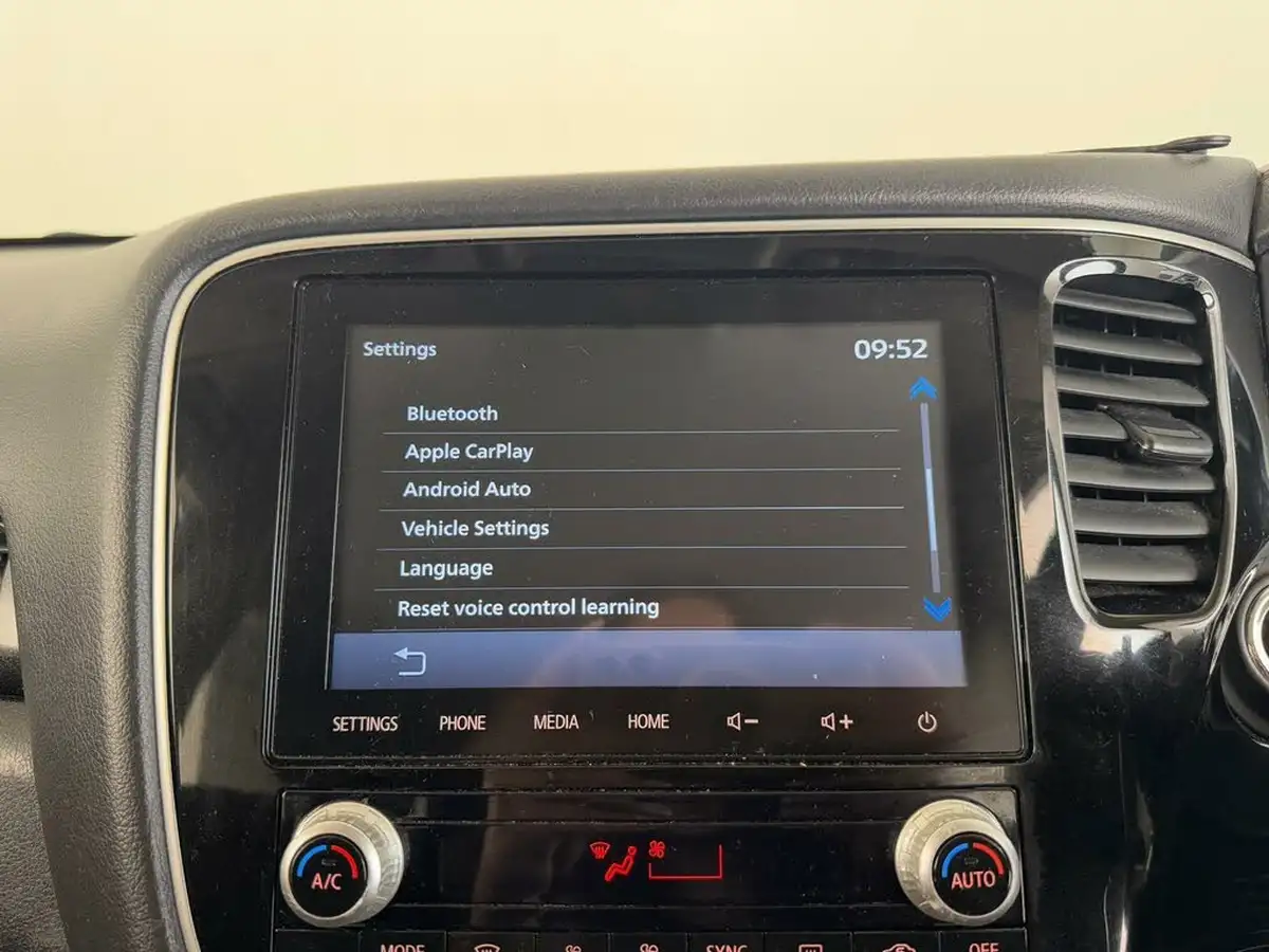2019-mitsubishi-outlander-20-design-big-41