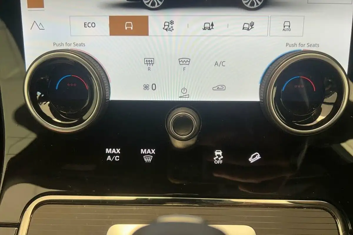 2021-land-rover-range-rover-evoque-15-p300e-r-dynamic-se-big-29