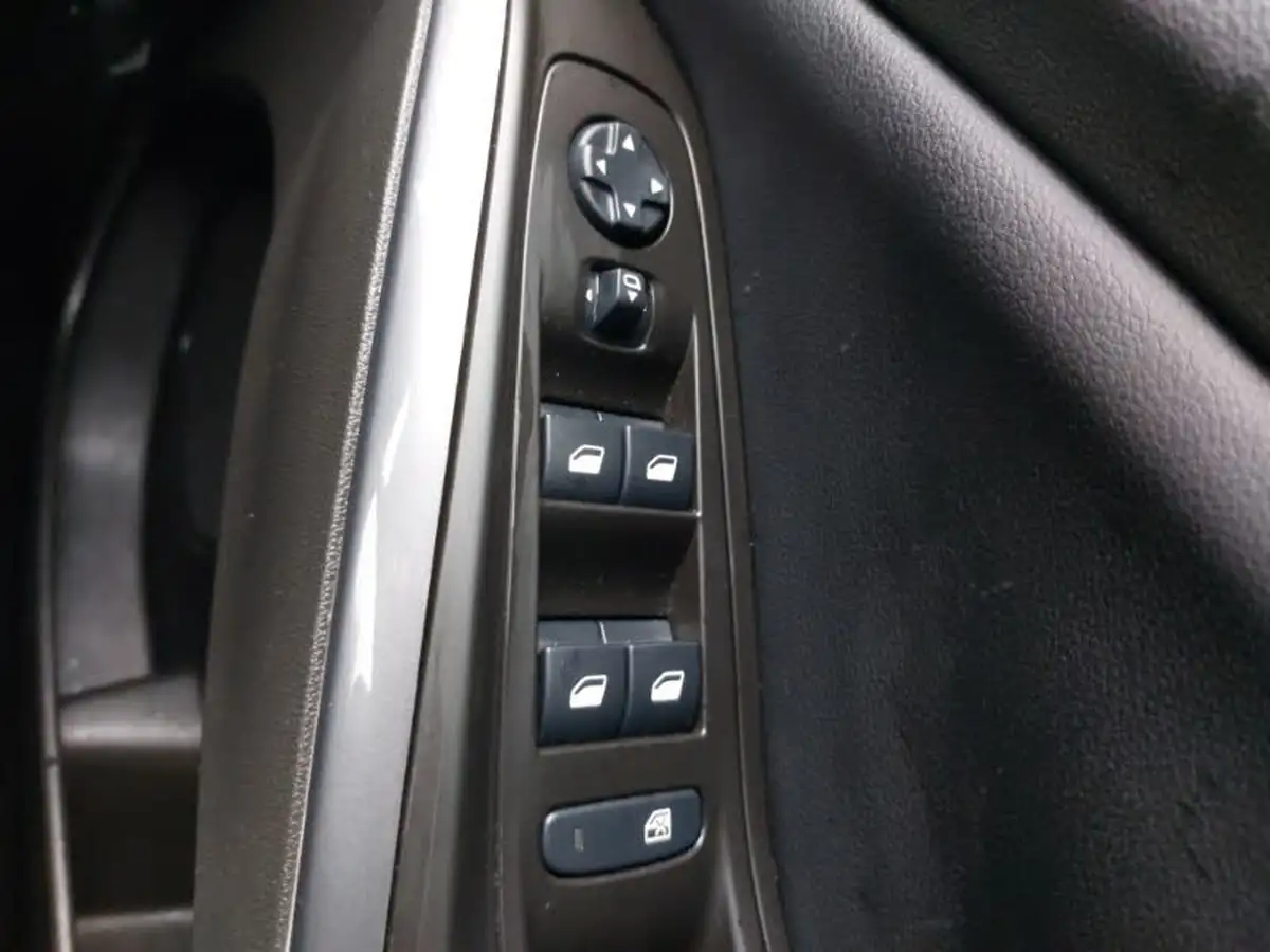 2019-vauxhall-grandland-x-12-sport-nav-big-12
