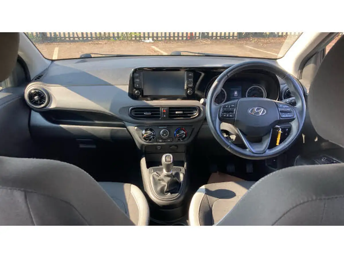 2021-hyundai-i10-10-se-connect-big-9