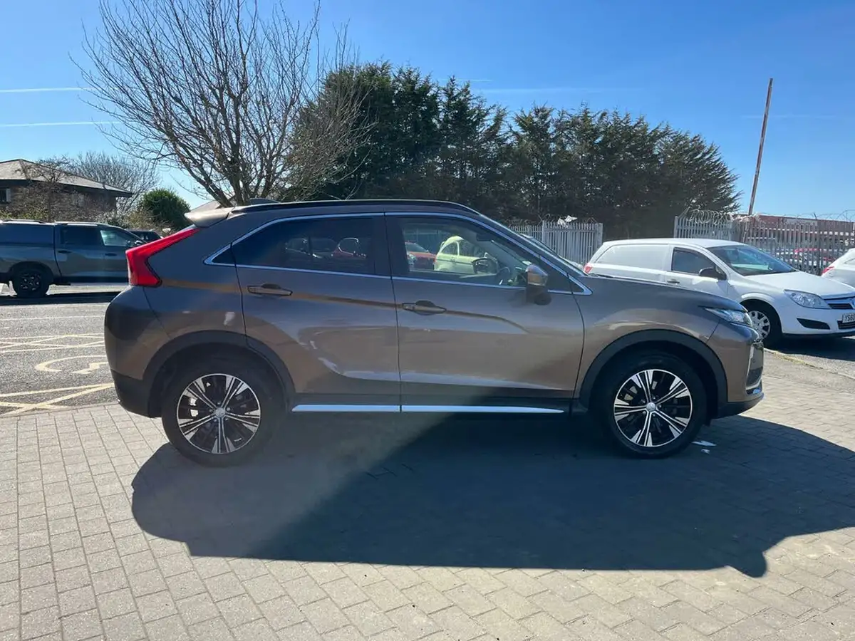 2018-mitsubishi-eclipse-cross-15-3-big-9
