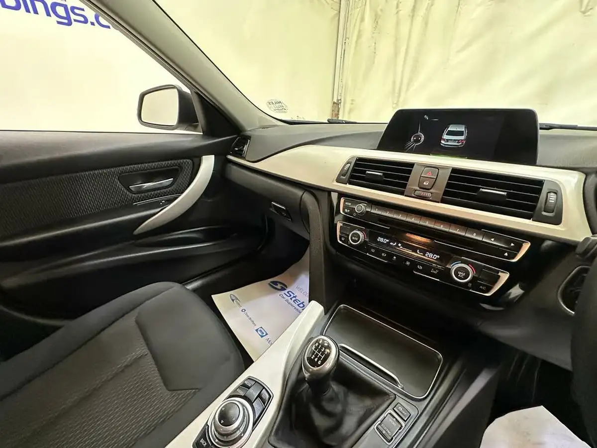 2016-bmw-3-series-15-318i-se-saloon-4d-big-14