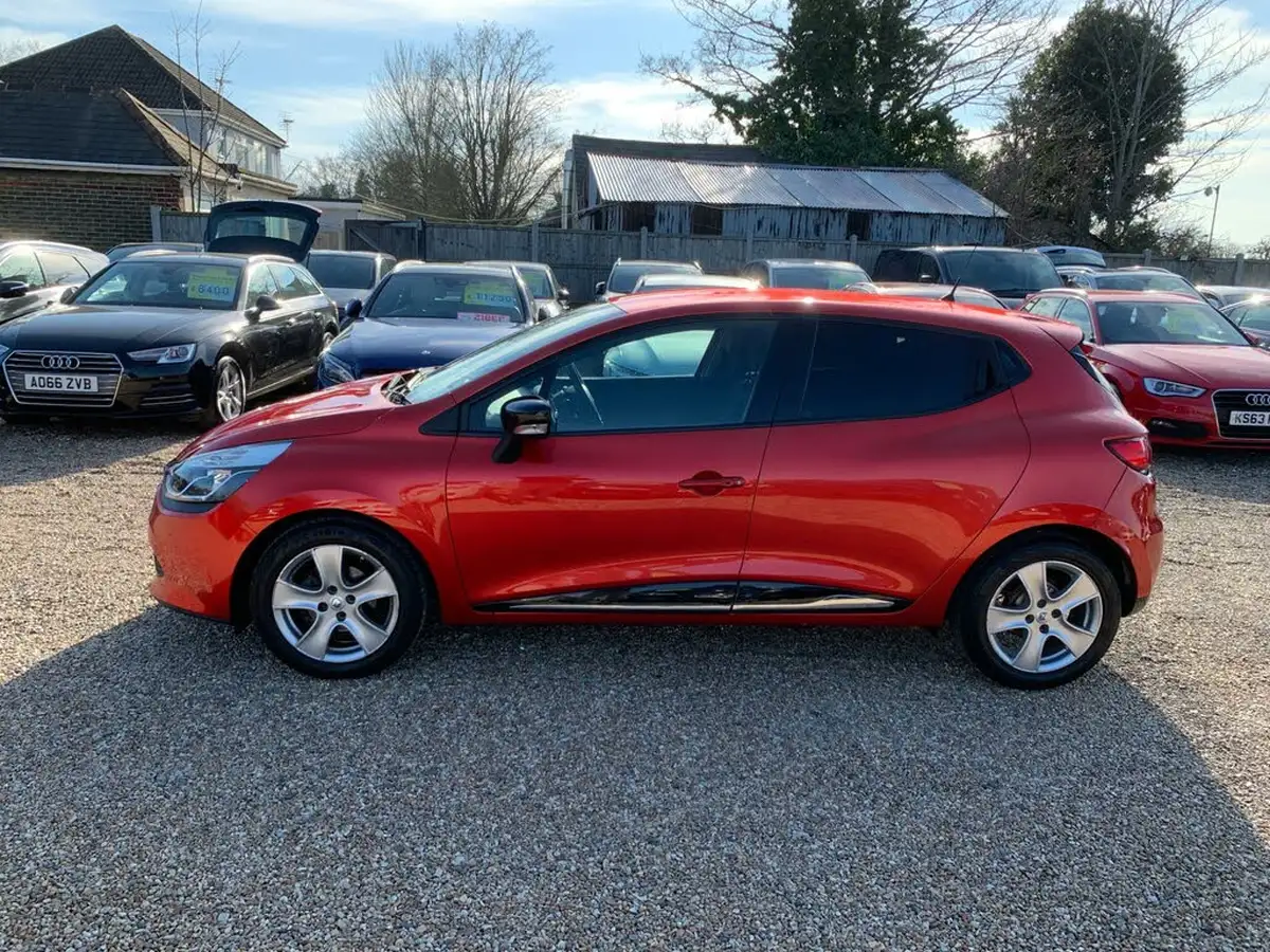 2015-renault-clio-12-dynamique-nav-big-3