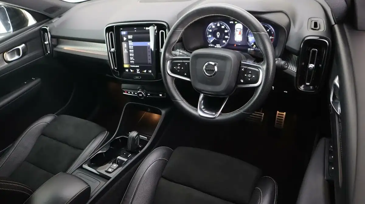 2020-volvo-xc40-20td-d3-r-design-pro-geartronic-big-9