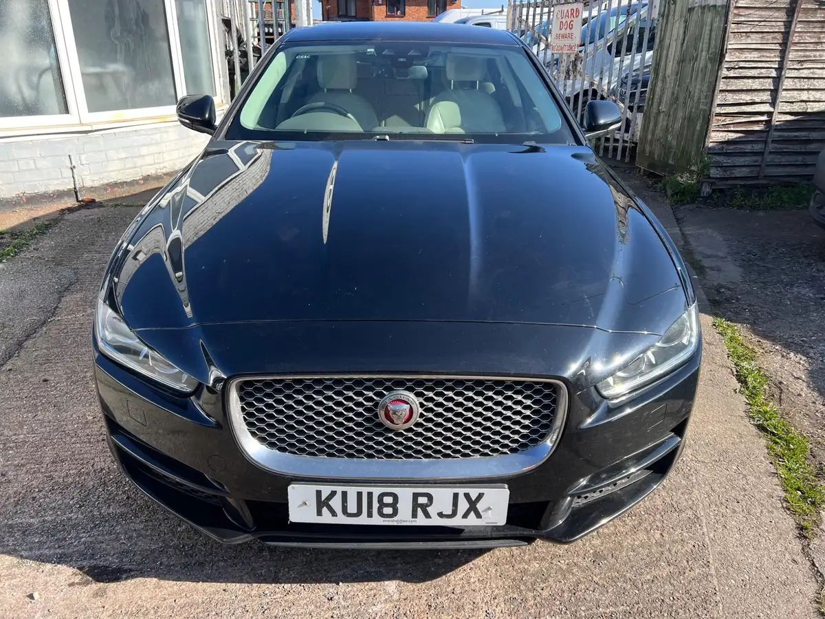 2018-jaguar-xe-20i-portfolio-200ps-1999cc-big-3
