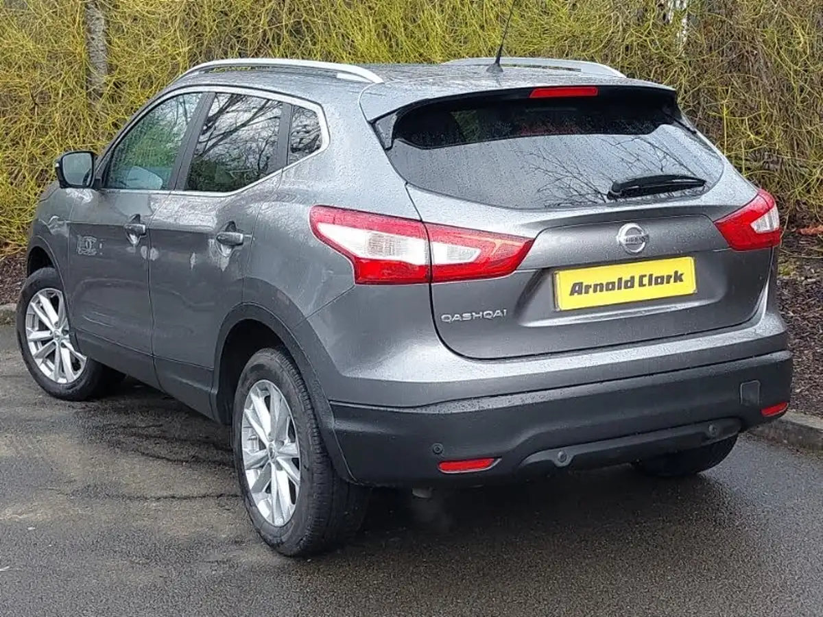 2016-nissan-qashqai-12-dig-t-n-connecta-big-1