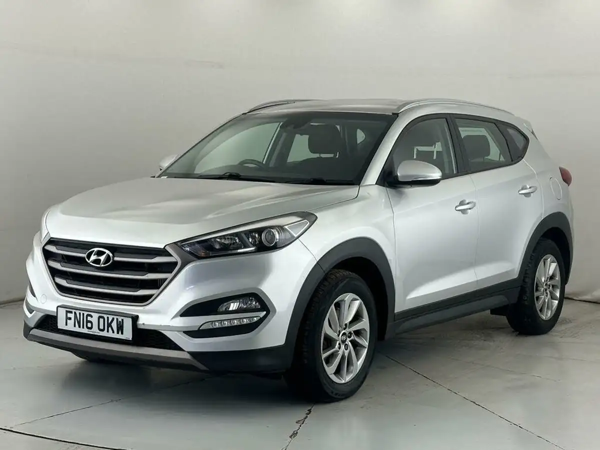2016-hyundai-tucson-20crdi-se-nav-136ps-auto-big-2