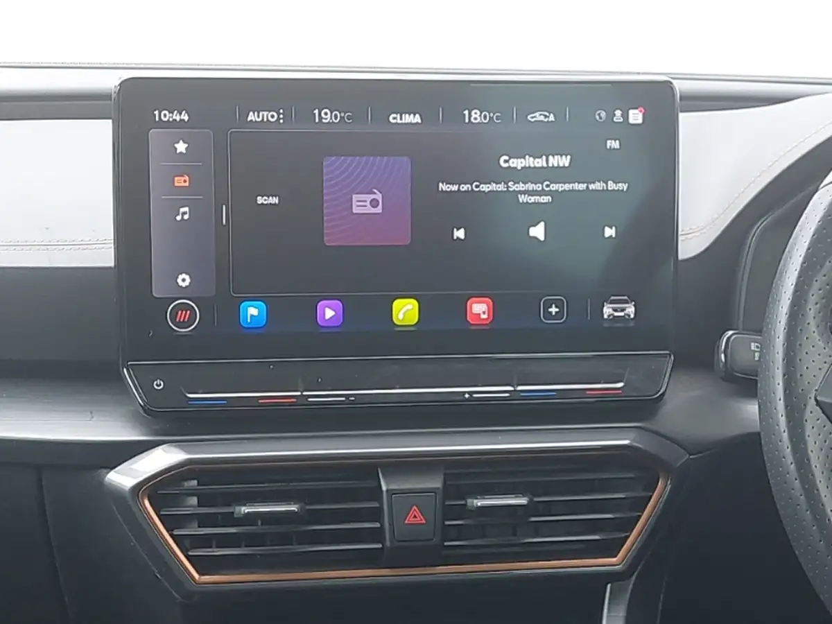 2018-lexus-rx-450h-35-luxury-big-9