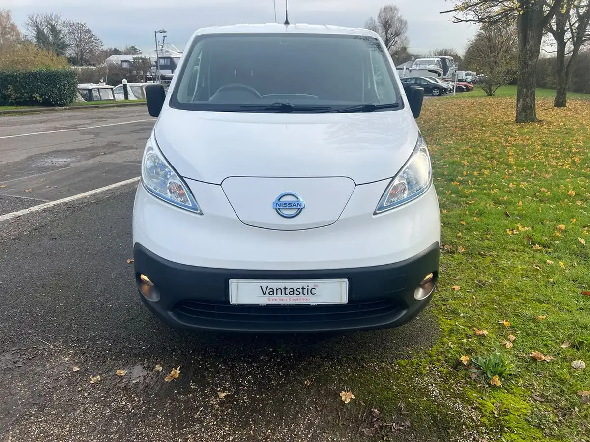 2021-nissan-env200-e-visia-panel-van-auto-big-13