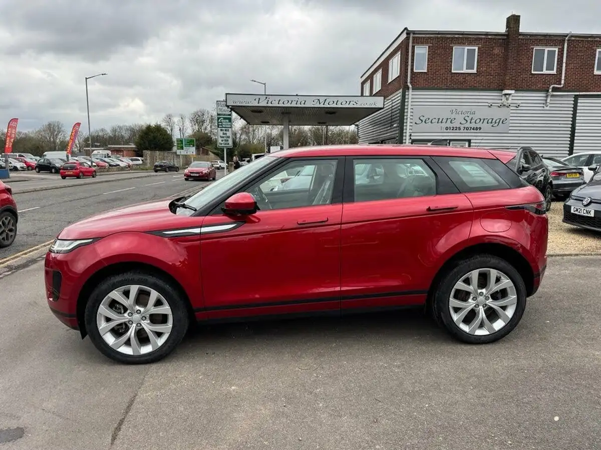 2021-land-rover-range-rover-evoque-15-p300e-se-big-3