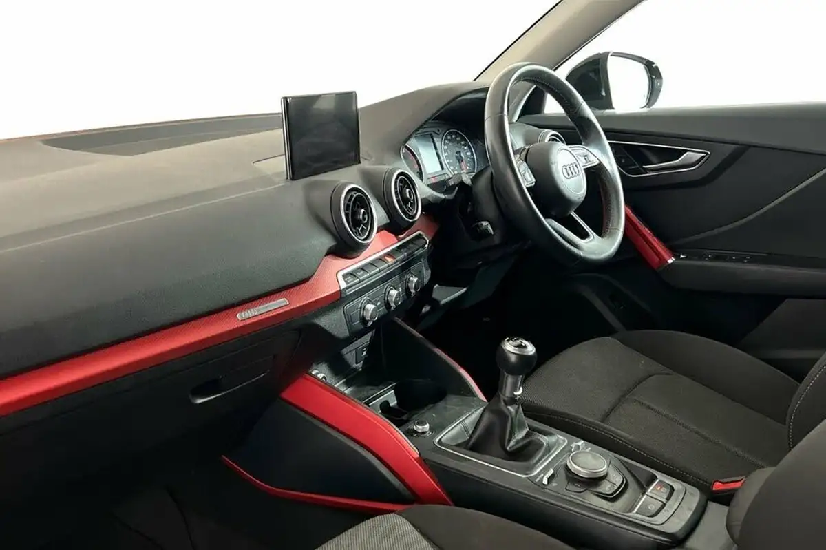 2019-audi-q2-10-30-tfsi-sport-big-8