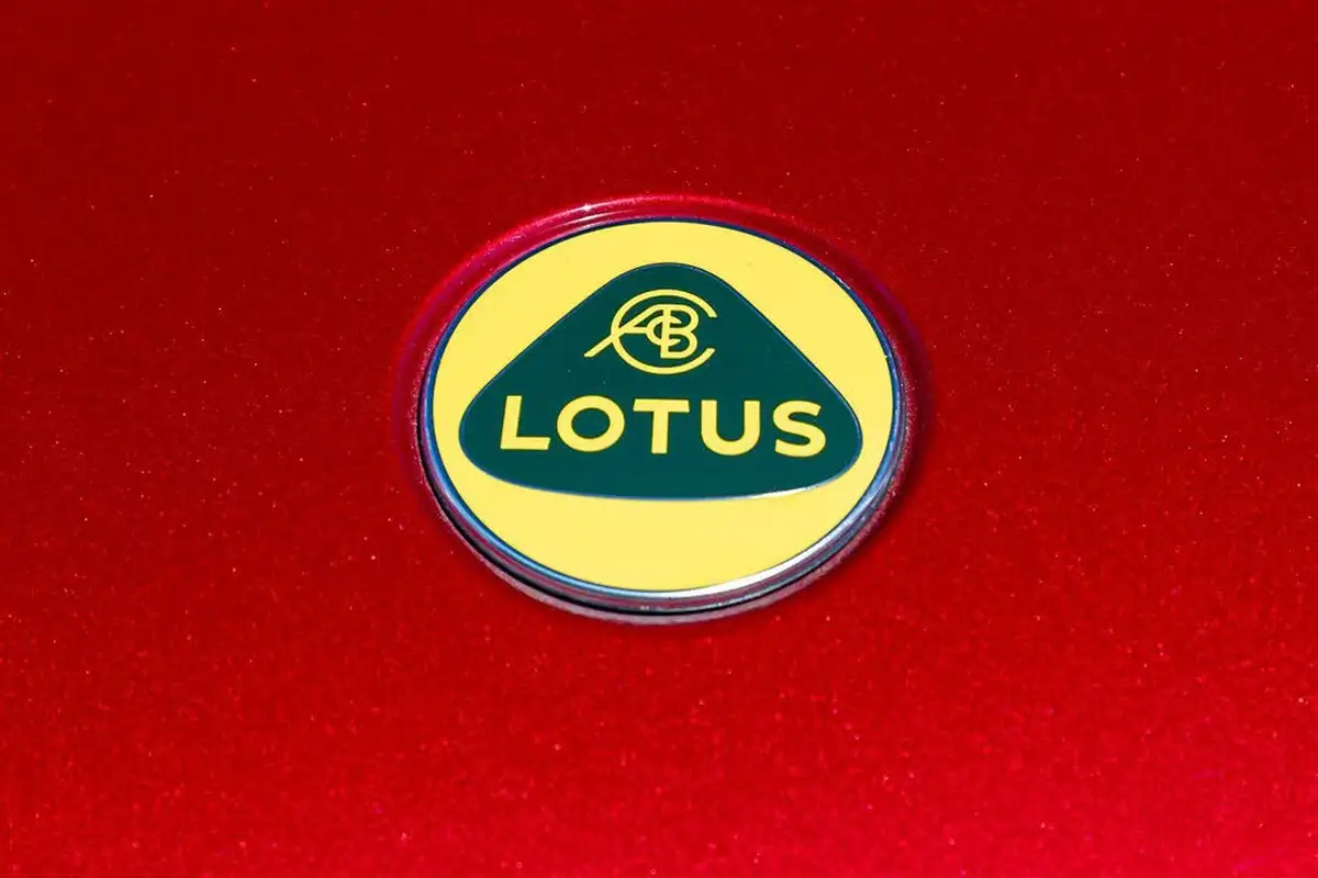 2024-lotus-emira-35-first-edition-v6-big-32