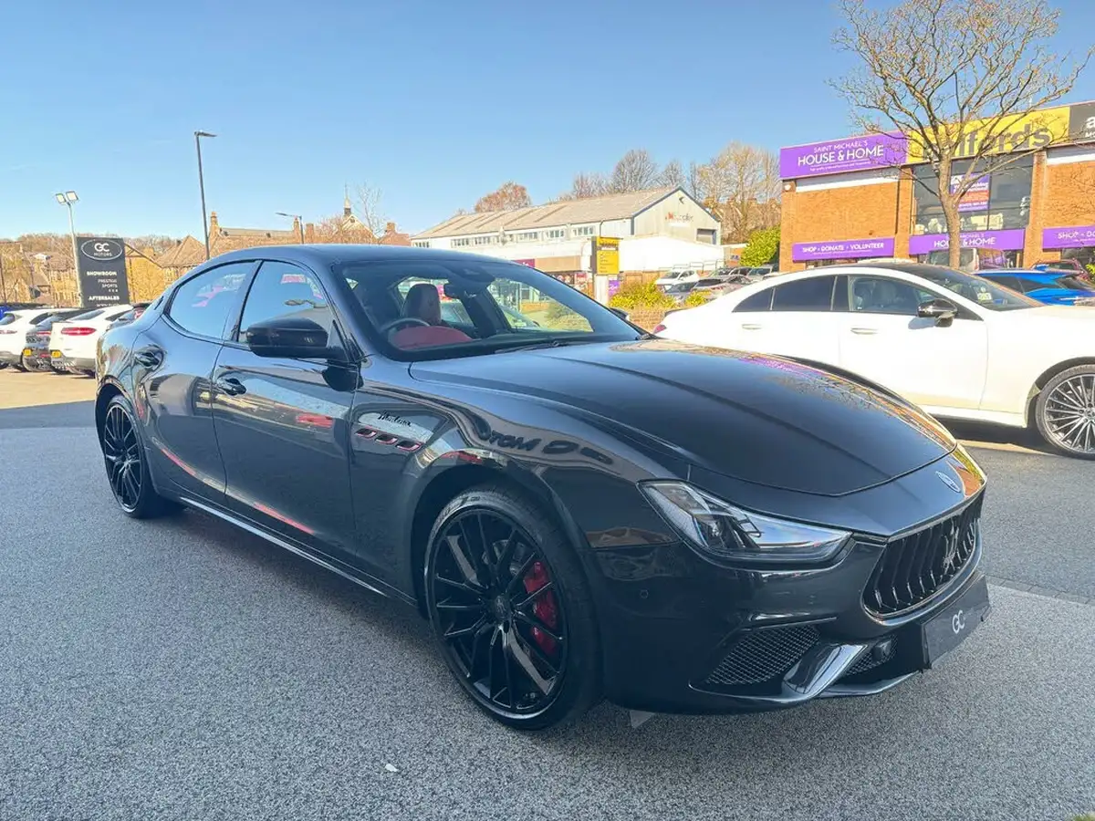 2022-maserati-ghibli-30-modena-350ps-big-6