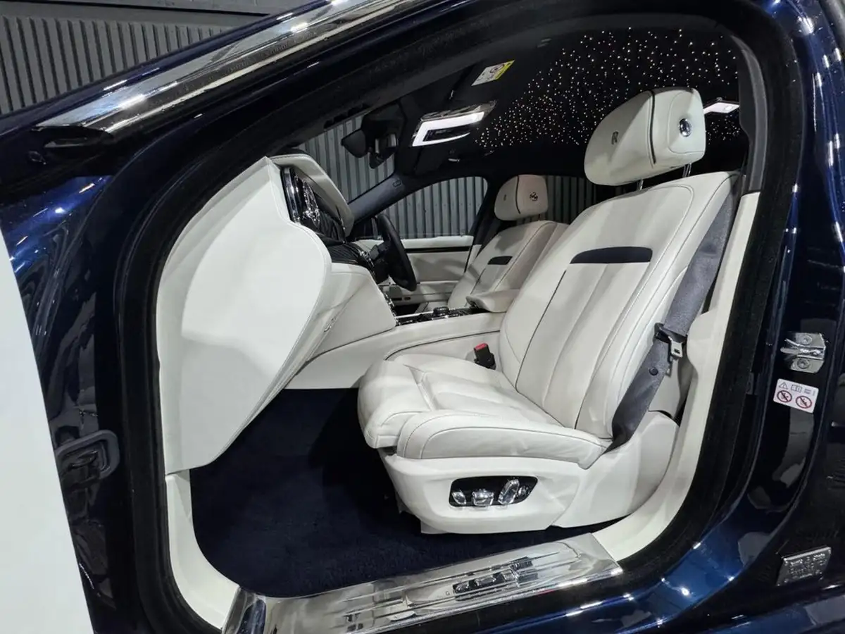 2024-rolls-royce-ghost-675-big-11