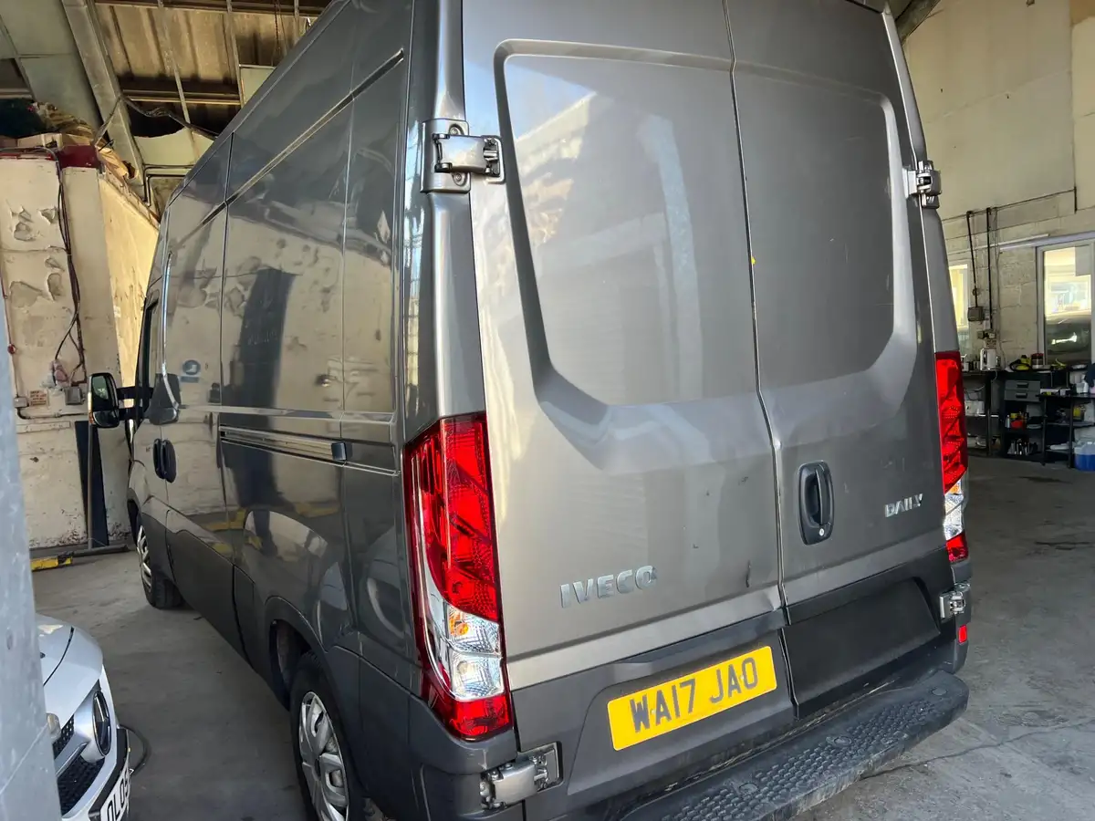 2017-iveco-daily-s-class-23td-35s16v-3520-h2-business-3520-big-20