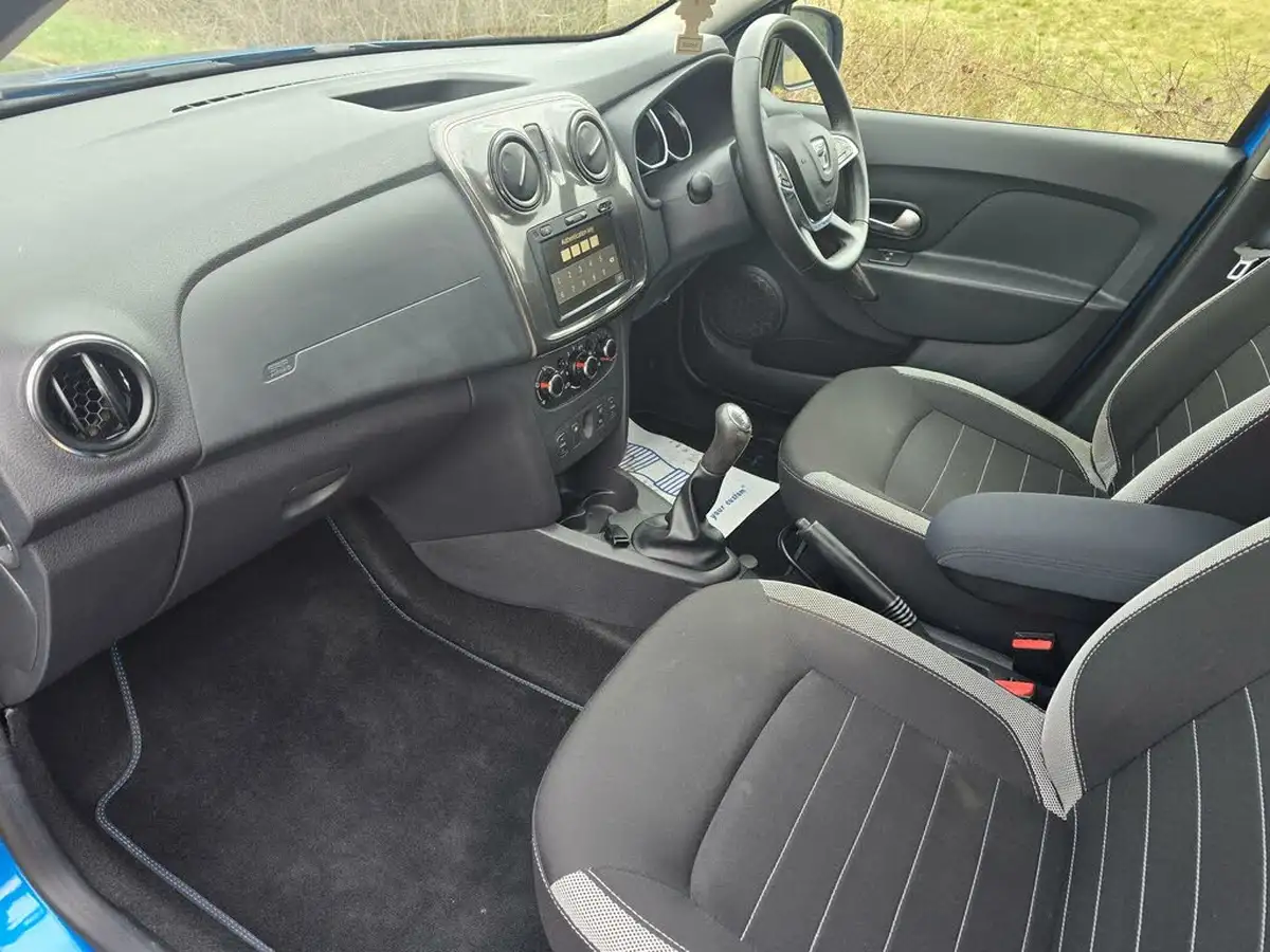 2020-dacia-sandero-stepway-09-tce-comfort-big-11