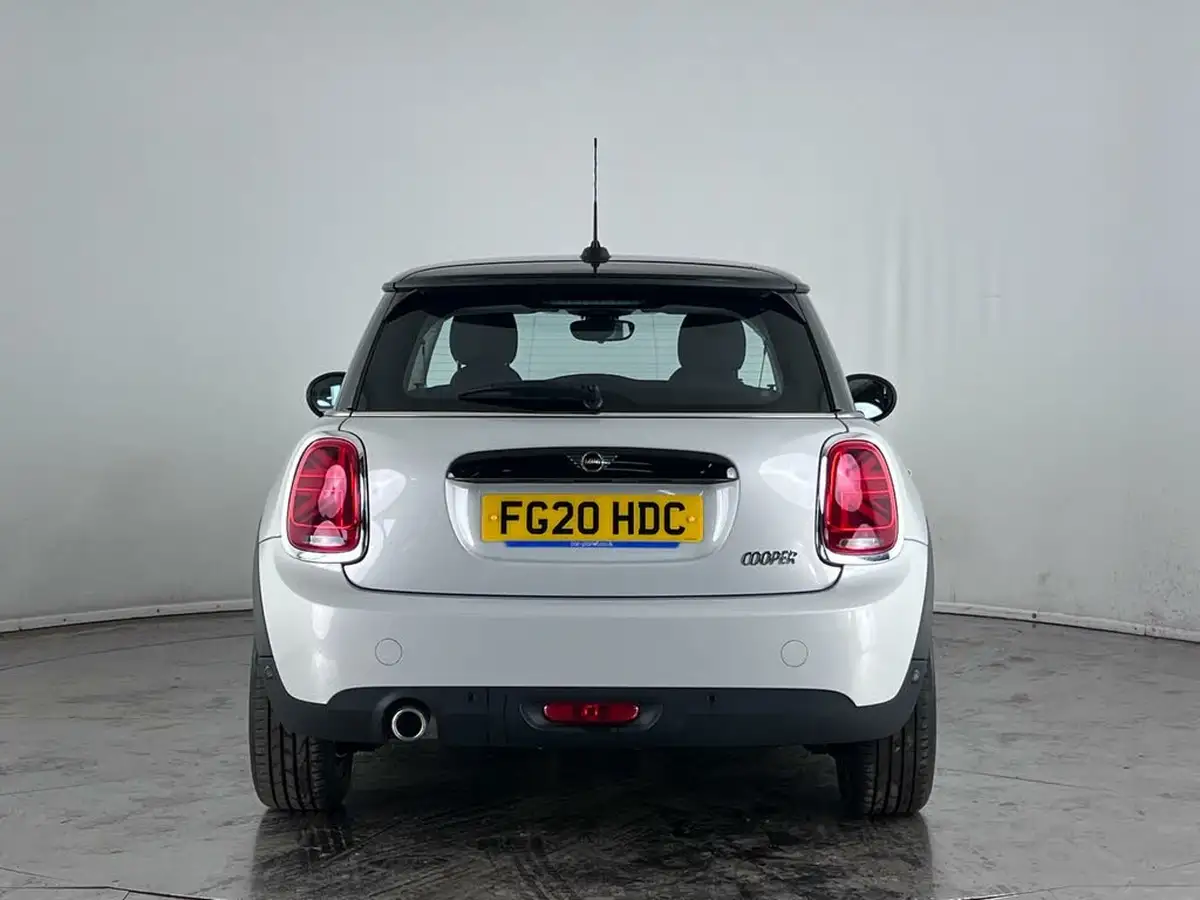 2020-mini-cooper-15-cooper-classic-nav-hatchback-3d-big-8