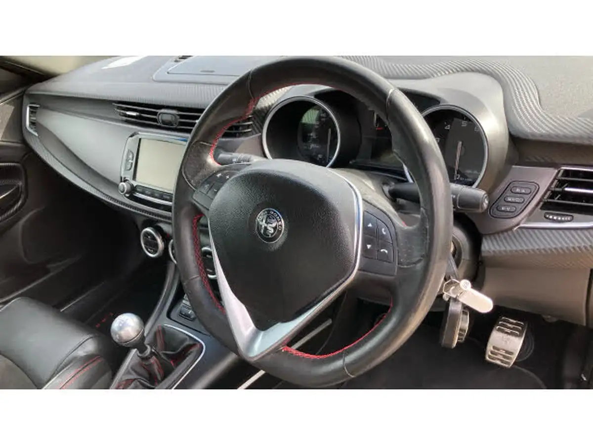 2016-alfa-romeo-giulietta-14-tb-multiair-speciale-big-10