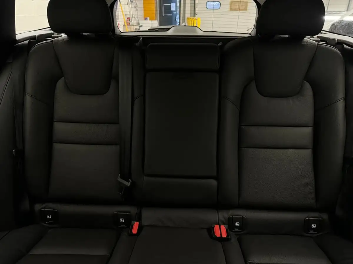 2024-volvo-v60-20-t6-plus-dark-station-wagon-big-18
