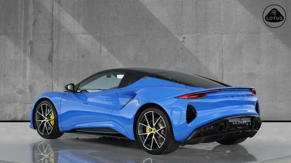 2023-lotus-emira-35-first-edition-v6-big-1