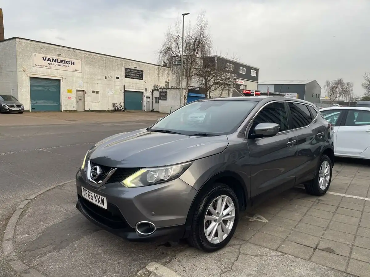 2015-nissan-qashqai-12-acenta-premium-big-8