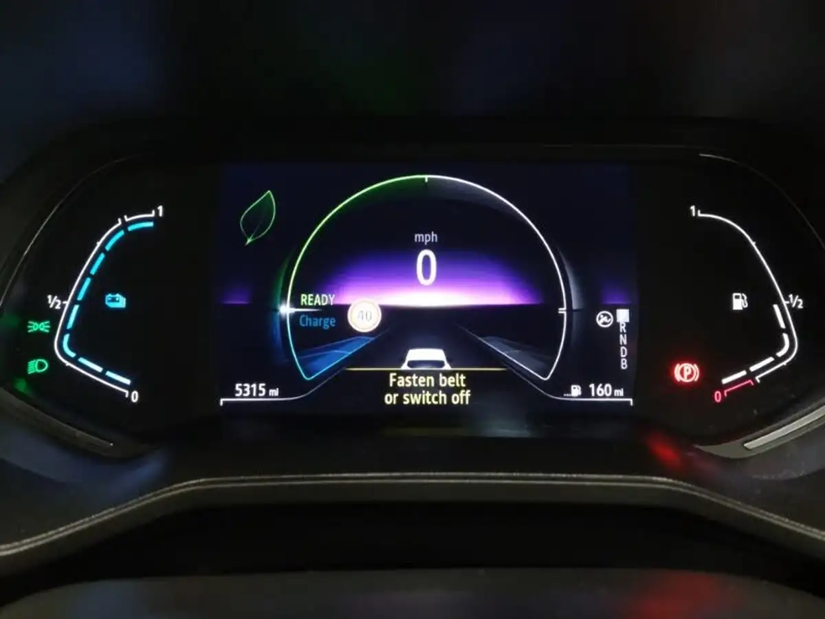 2022-renault-clio-16-iconic-edition-big-10
