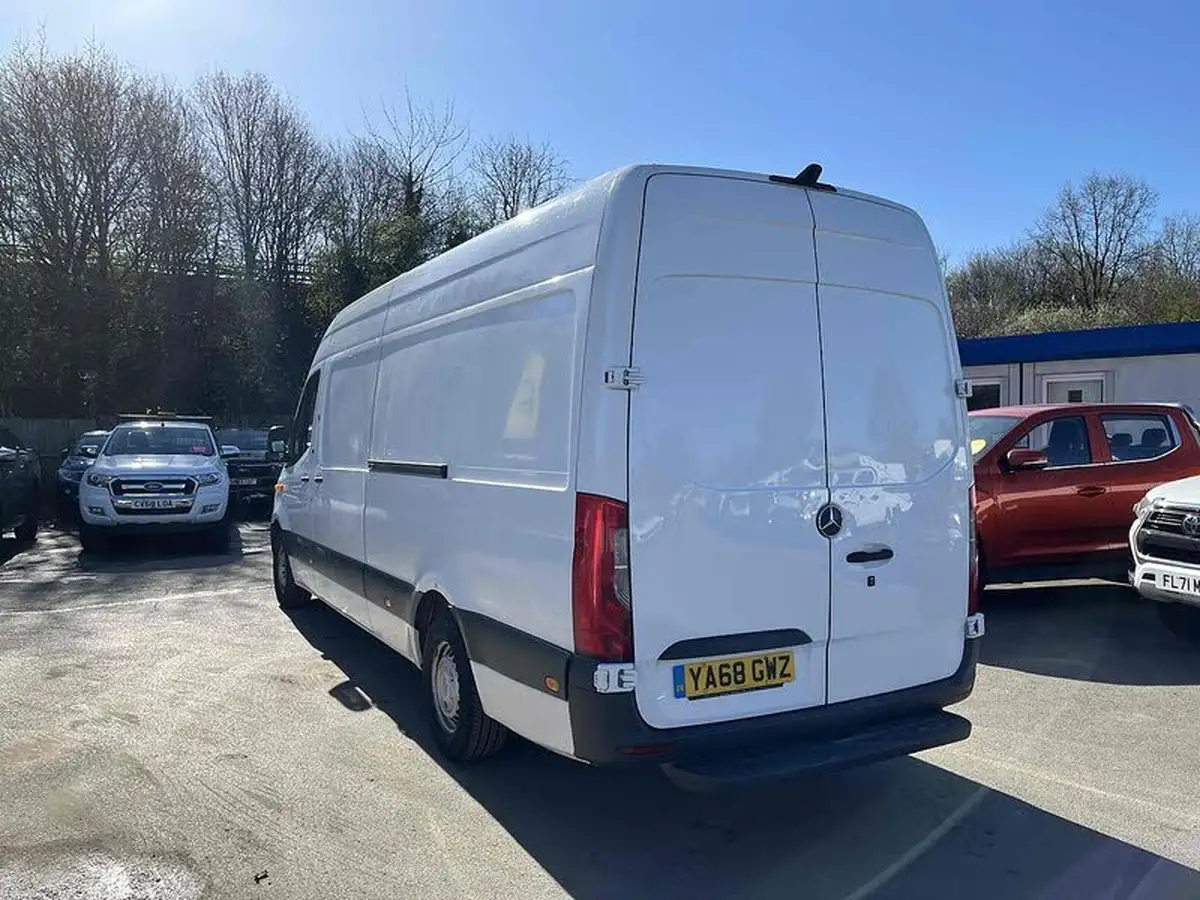 2018-mercedes-benz-sprinter-21cdi-311-l2h1-panel-van-rwd-eco-gear-360-big-7