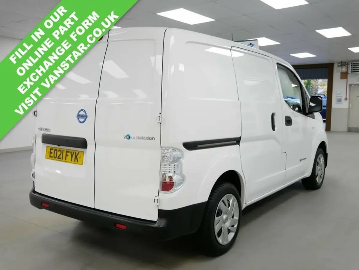 2021-nissan-env200-e-acenta-panel-van-auto-big-12