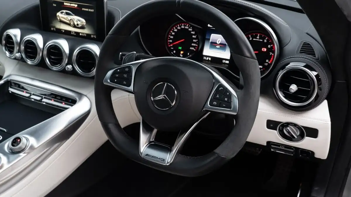 2016-mercedes-benz-amg-40-gt-s-premiumss-big-13