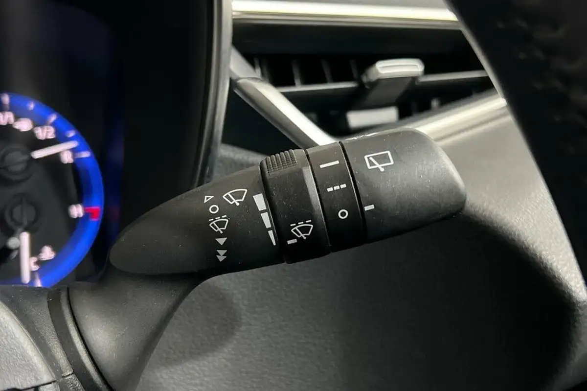 2020-toyota-corolla-18-vvt-i-icon-tech-spare-wheel-hatchback-5d-big-27