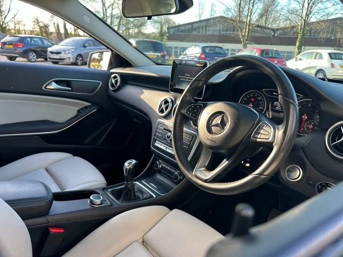 2017-mercedes-benz-a-class-15d-a180d-se-executivess-big-17