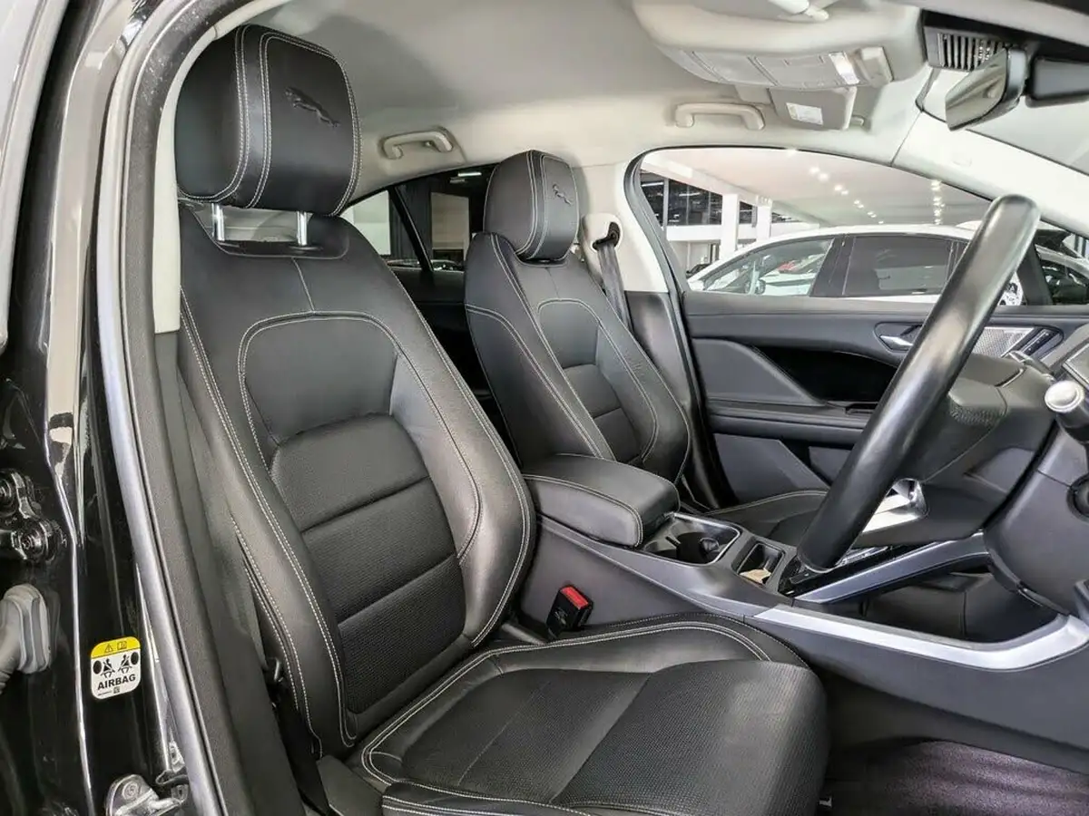 2021-jaguar-i-pace-ev400-se-big-33