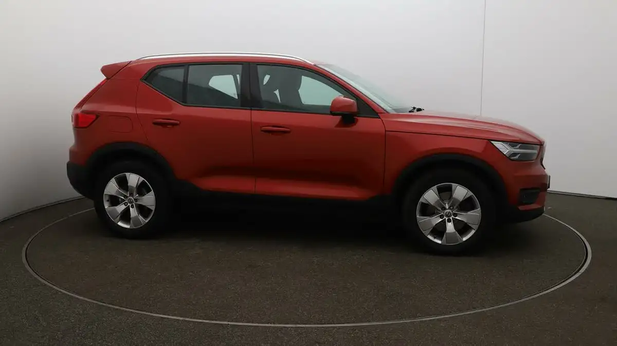 2019-volvo-xc40-20-t4-momentum-pro-big-45